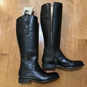 Frye boots never been worn except to try on size 7